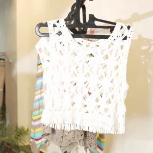 WOMEN WHITE CROCHET CROP TOP