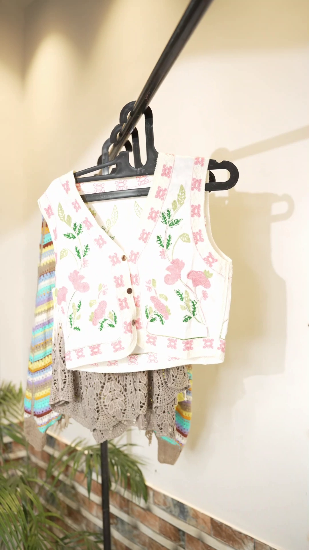 WOMEN WHITE JACKET STYLE CROP TOP