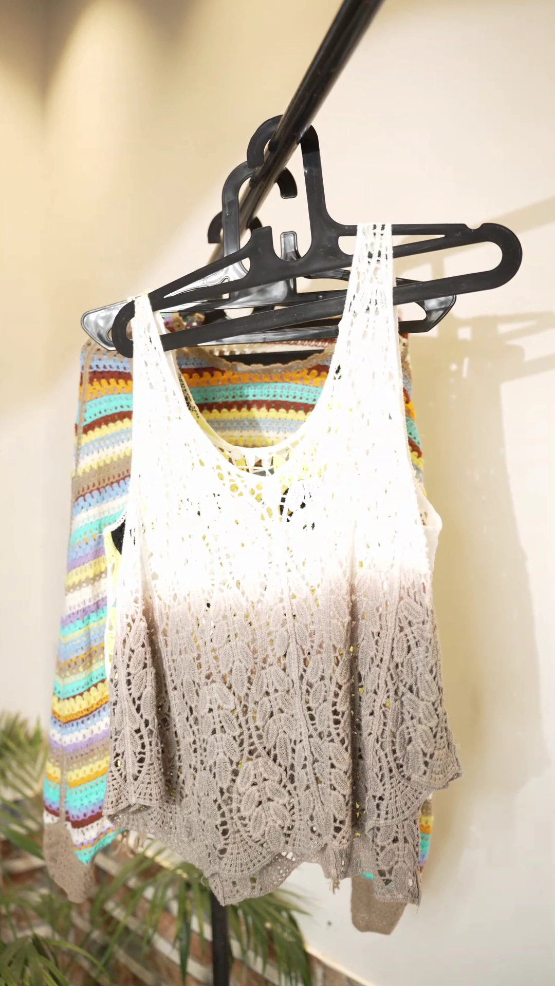 WOMEN CROCHET SELVELESS SUNFLOWER TOP - Image 2