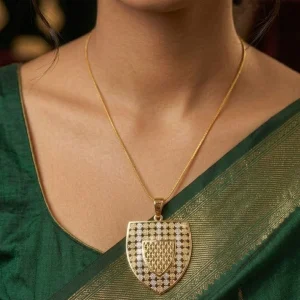 CIRCULAR ORNAMENTAL MOTIFS CHAIN