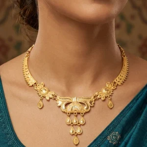 REGAL EMBLEM GOLD PENDANT